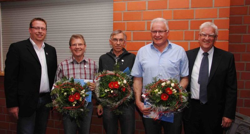 Drei Urgesteine des TuS geehrt