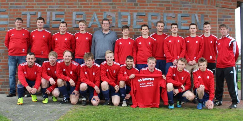 TuS Reserve mit neuen Aufwärmshirts