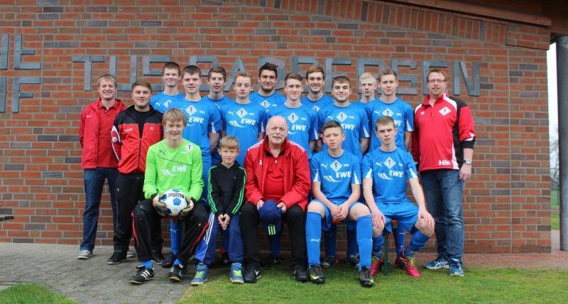 Neue Trikots für die B-Jugend