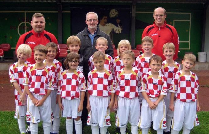 Neue Trainingsanzüge und Trikot`s