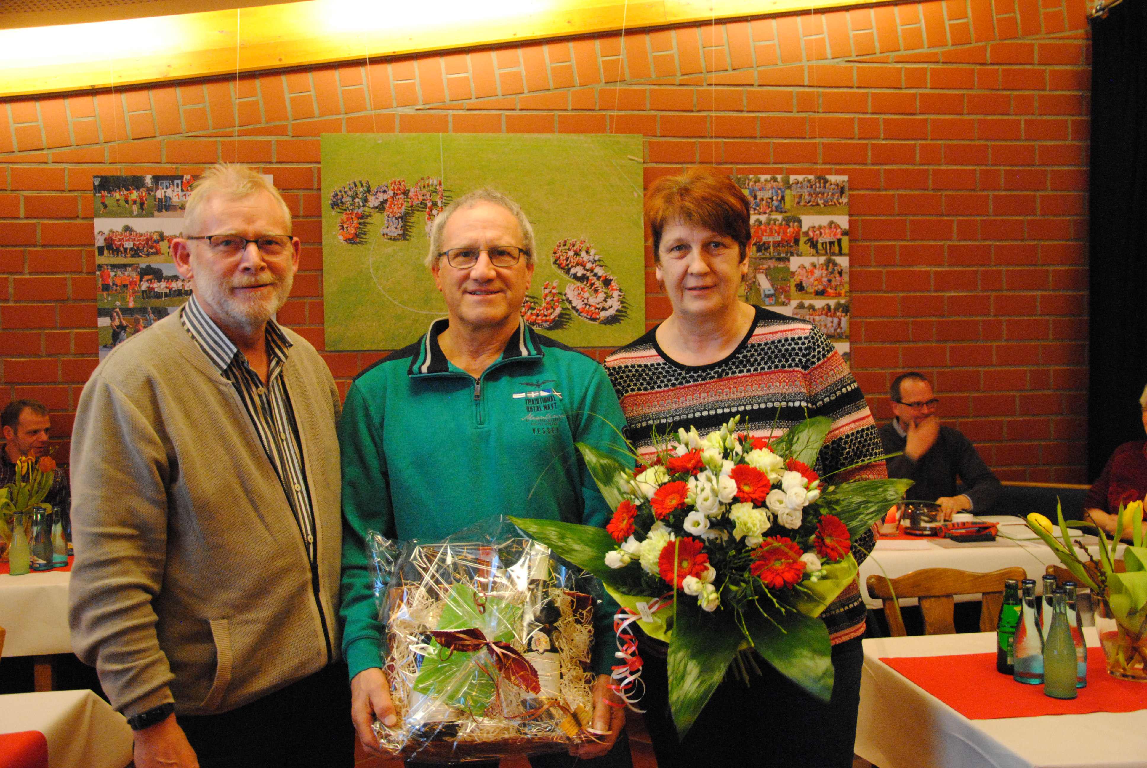 Neue Gesichter im TuS Vorstand TUS Badbergen TUS Badbergen Neue Gesichter im TuS Vorstand TUS Badbergen TUS Badbergen